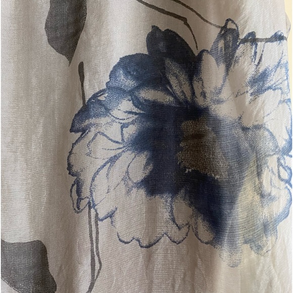 100% silk Piazza Roma top, EUC - Picture 2 of 9